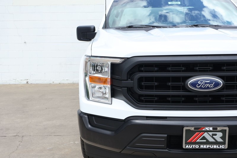 Ford F-150 Vehicle Full-screen Gallery Image 04