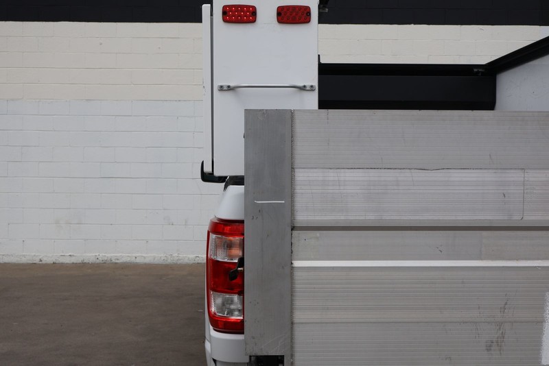 Ford F-150 Vehicle Full-screen Gallery Image 07