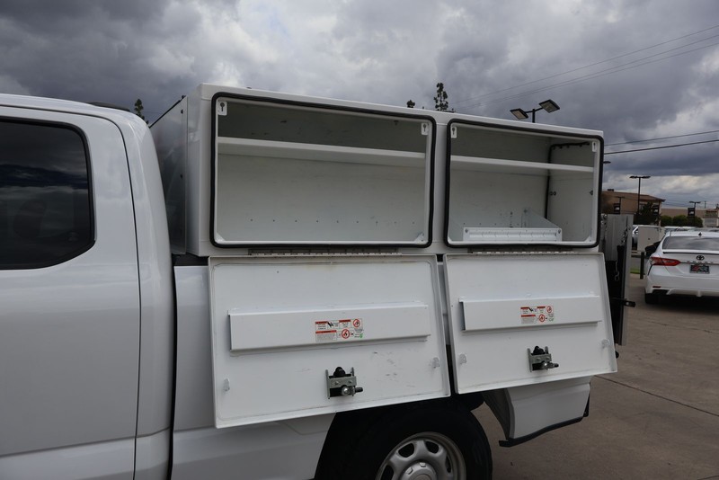 Ford F-150 Vehicle Full-screen Gallery Image 10