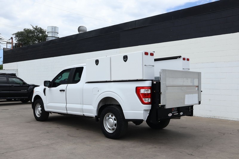 Ford F-150 Vehicle Full-screen Gallery Image 11