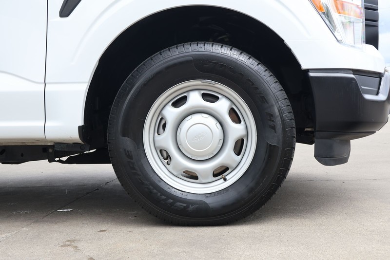 Ford F-150 Vehicle Full-screen Gallery Image 15