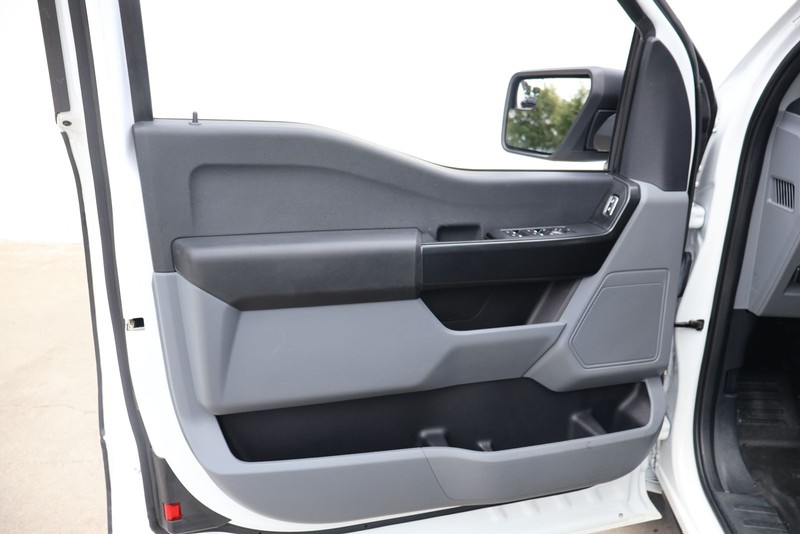 Ford F-150 Vehicle Full-screen Gallery Image 16