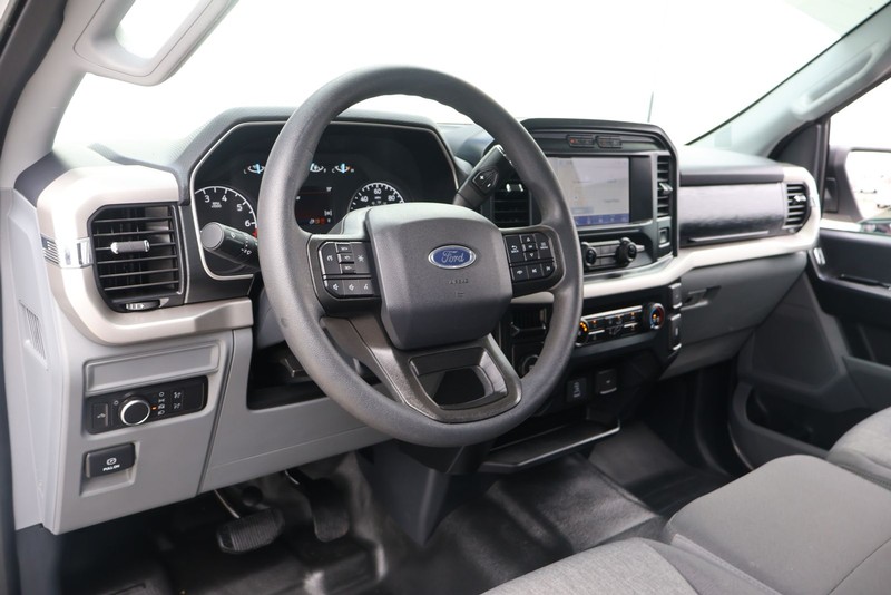Ford F-150 Vehicle Full-screen Gallery Image 17