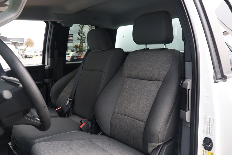 Ford F-150 Vehicle Full-screen Gallery Image 18