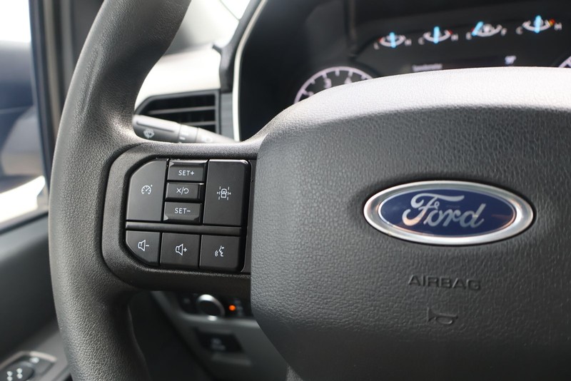 Ford F-150 Vehicle Full-screen Gallery Image 25