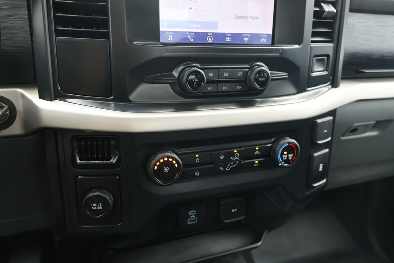 Ford F-150 Vehicle Full-screen Gallery Image 30