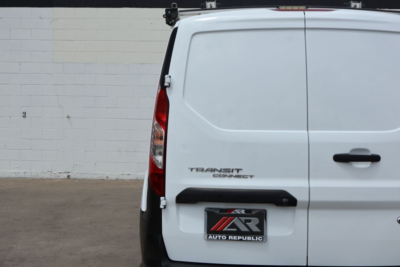 Ford Transit Connect Van Vehicle Full-screen Gallery Image 07