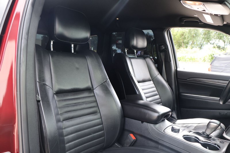 Jeep Grand Cherokee Vehicle Full-screen Gallery Image 20