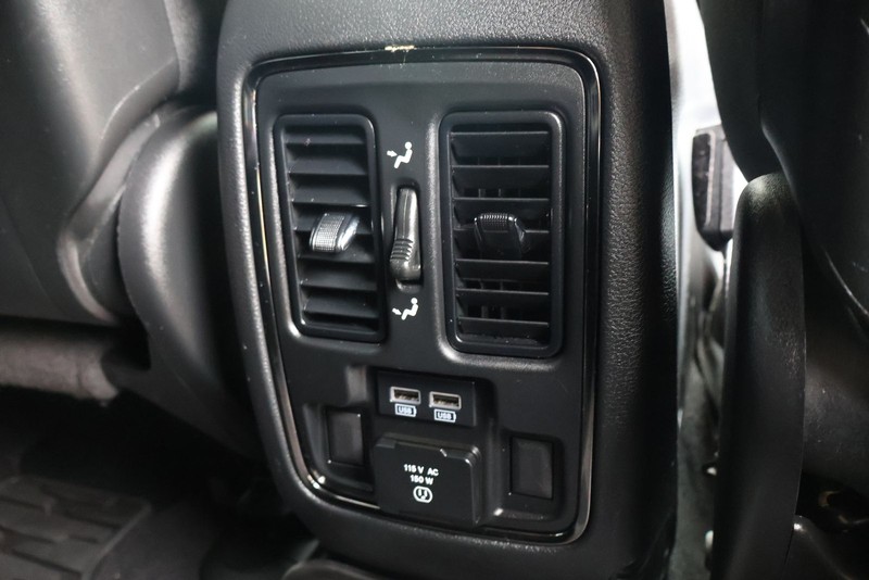 Jeep Grand Cherokee Vehicle Full-screen Gallery Image 22