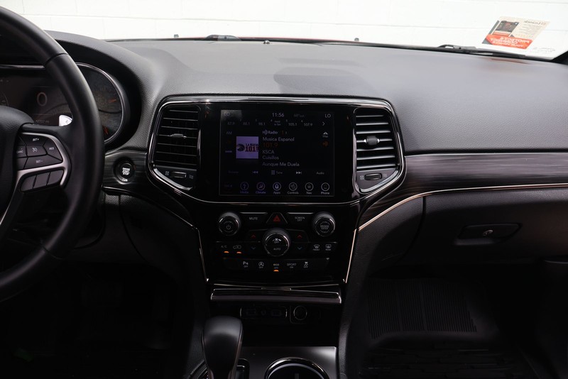 Jeep Grand Cherokee Vehicle Full-screen Gallery Image 28