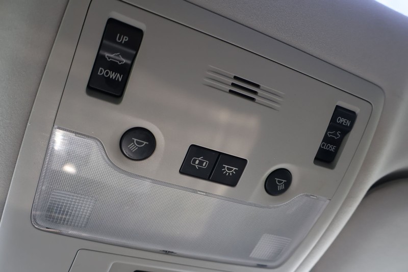 Lexus IS Vehicle Full-screen Gallery Image 31