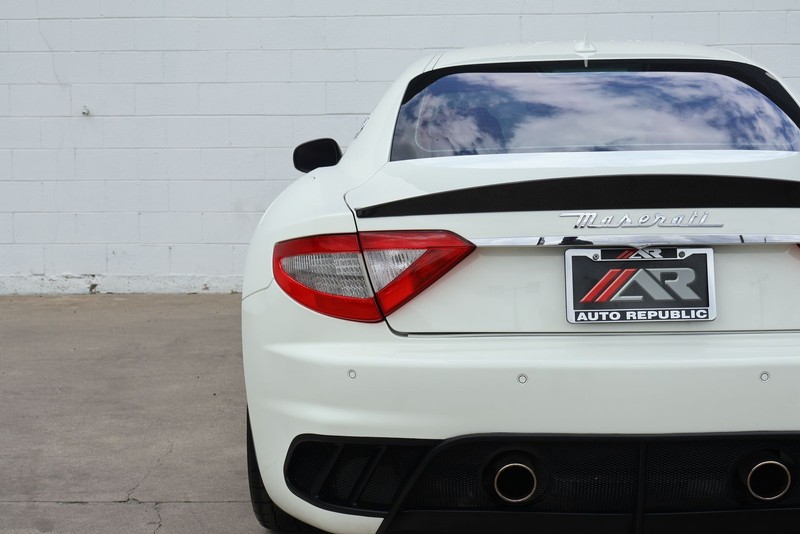 Maserati GranTurismo Vehicle Full-screen Gallery Image 07