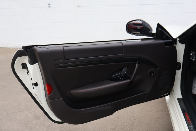 Maserati GranTurismo Vehicle Full-screen Gallery Image 14