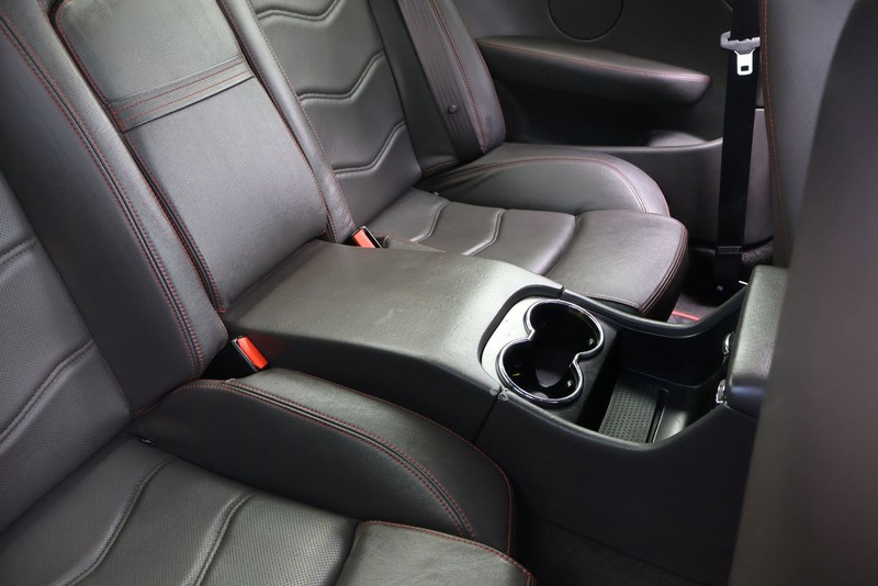 Maserati GranTurismo Vehicle Full-screen Gallery Image 24