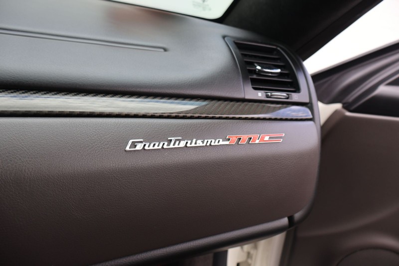 Maserati GranTurismo Vehicle Full-screen Gallery Image 26