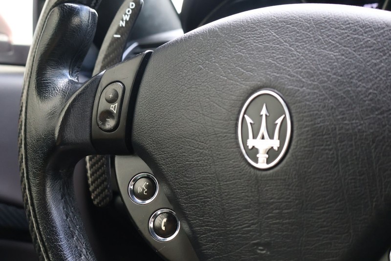 Maserati GranTurismo Vehicle Full-screen Gallery Image 29