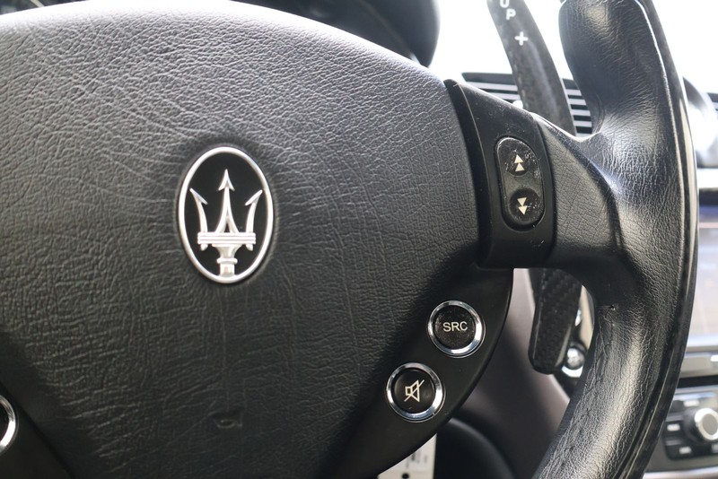 Maserati GranTurismo Vehicle Full-screen Gallery Image 30