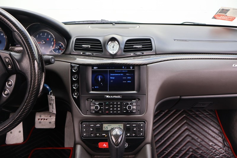 Maserati GranTurismo Vehicle Full-screen Gallery Image 33