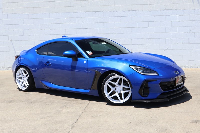 Subaru BRZ Vehicle Full-screen Gallery Image 01