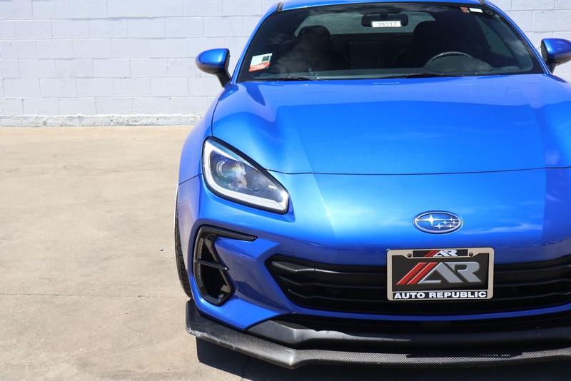 Subaru BRZ Vehicle Full-screen Gallery Image 03