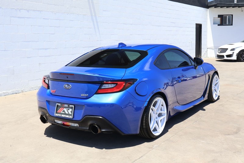 Subaru BRZ Vehicle Full-screen Gallery Image 05