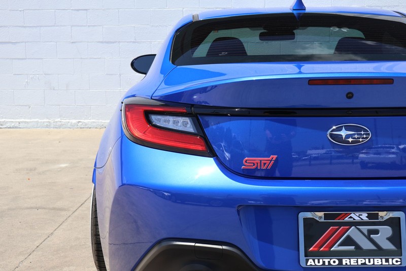 Subaru BRZ Vehicle Full-screen Gallery Image 07