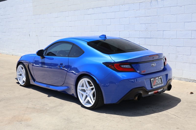 Subaru BRZ Vehicle Full-screen Gallery Image 09