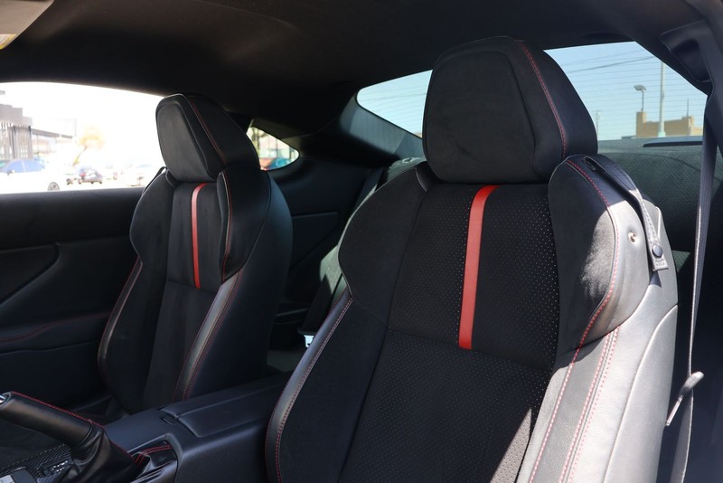 Subaru BRZ Vehicle Full-screen Gallery Image 16
