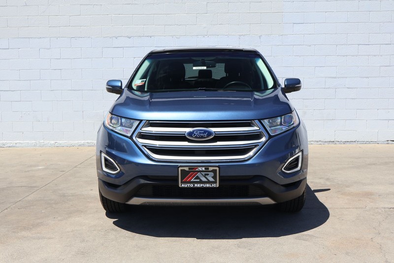 Ford Edge Vehicle Full-screen Gallery Image 02