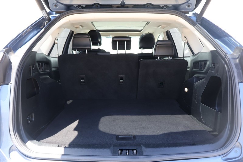 Ford Edge Vehicle Full-screen Gallery Image 08