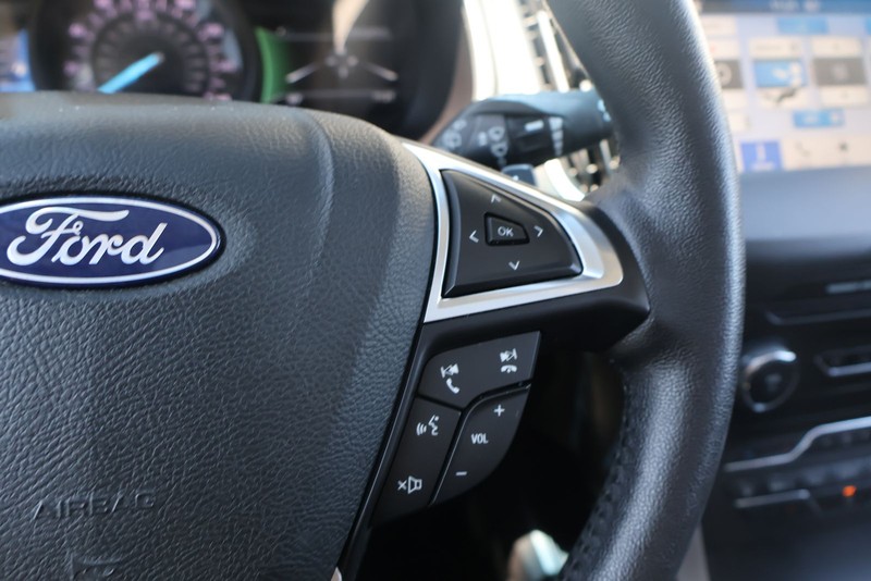Ford Edge Vehicle Full-screen Gallery Image 25