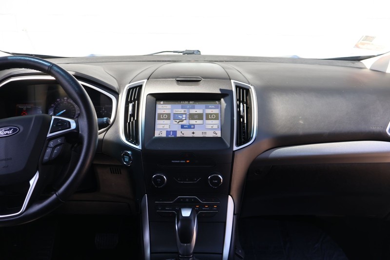 Ford Edge Vehicle Full-screen Gallery Image 26