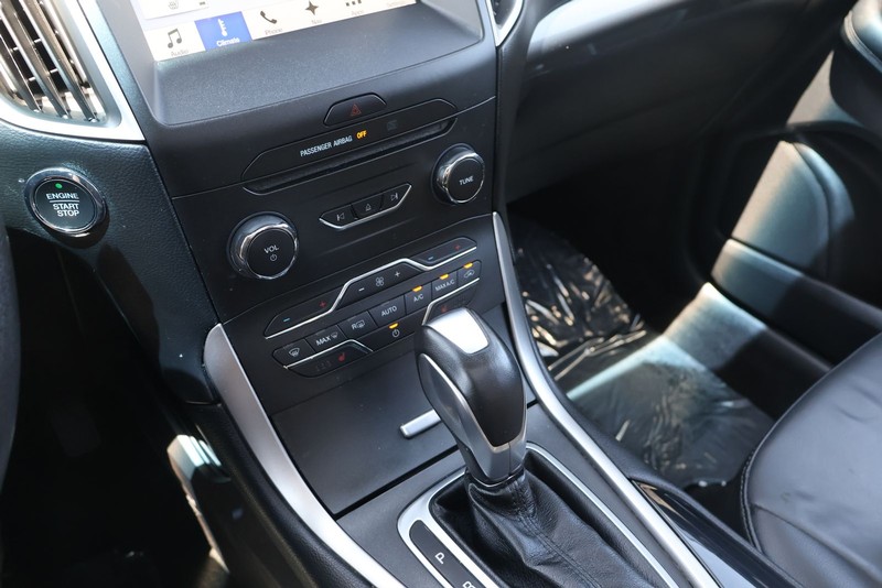 Ford Edge Vehicle Full-screen Gallery Image 29