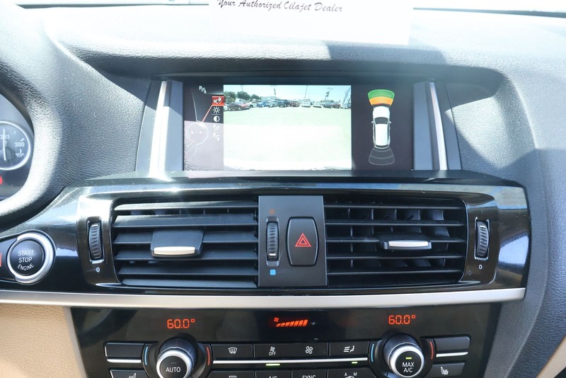 BMW X3 Vehicle Full-screen Gallery Image 31