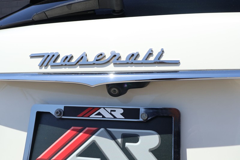 Maserati Levante Vehicle Full-screen Gallery Image 08