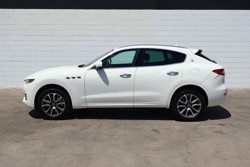 Maserati Levante Vehicle Full-screen Gallery Image 12