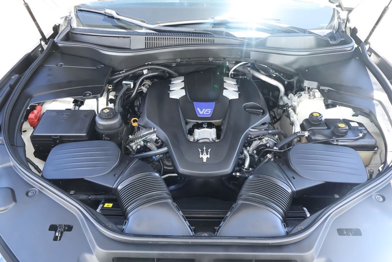 Maserati Levante Vehicle Full-screen Gallery Image 15