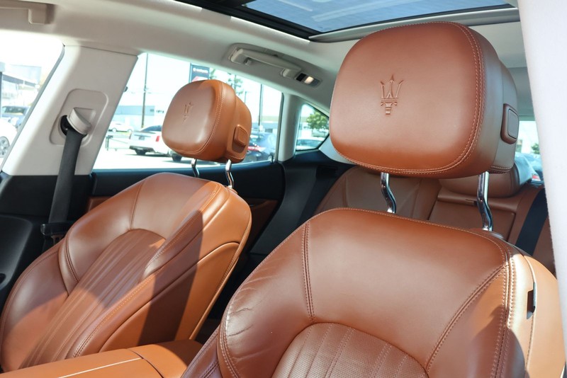 Maserati Levante Vehicle Full-screen Gallery Image 23