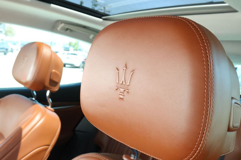 Maserati Levante Vehicle Full-screen Gallery Image 24