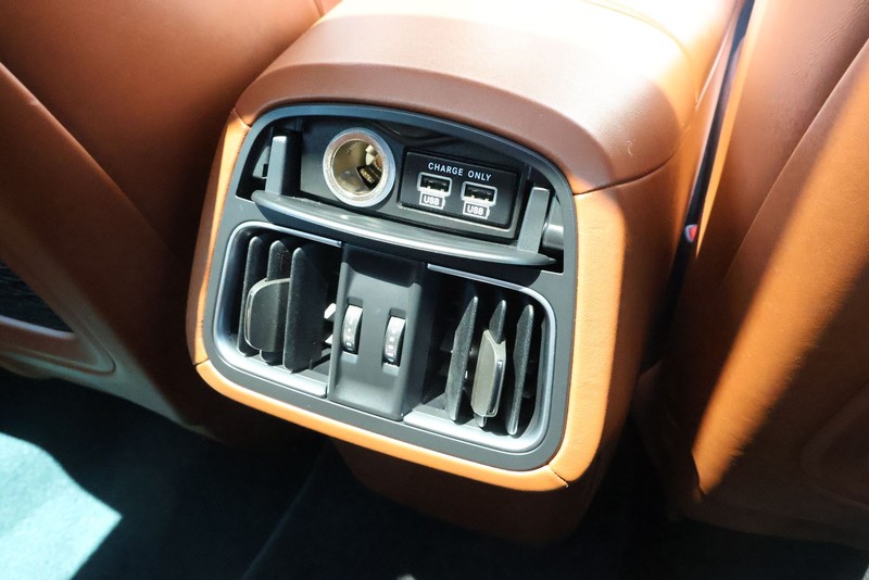 Maserati Levante Vehicle Full-screen Gallery Image 29