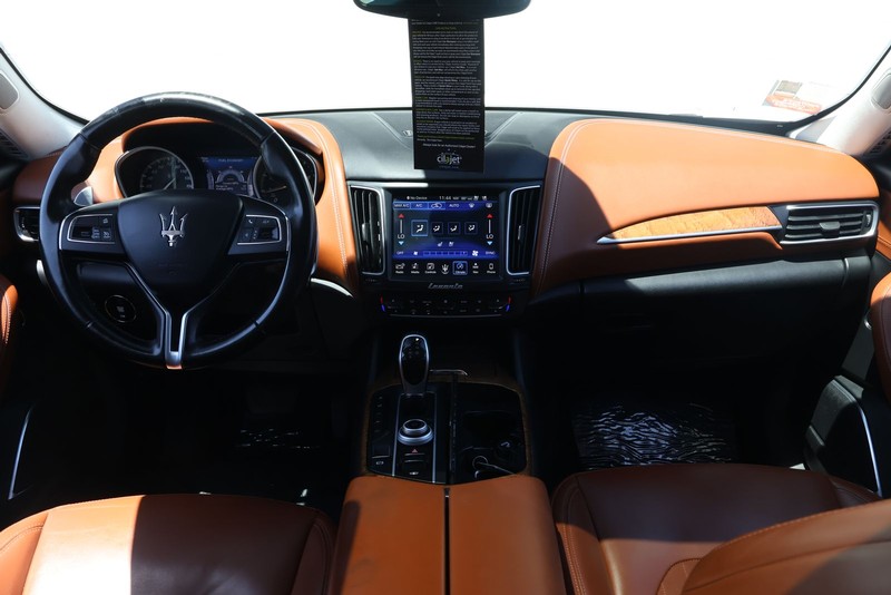 Maserati Levante Vehicle Full-screen Gallery Image 30