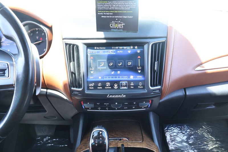 Maserati Levante Vehicle Full-screen Gallery Image 33