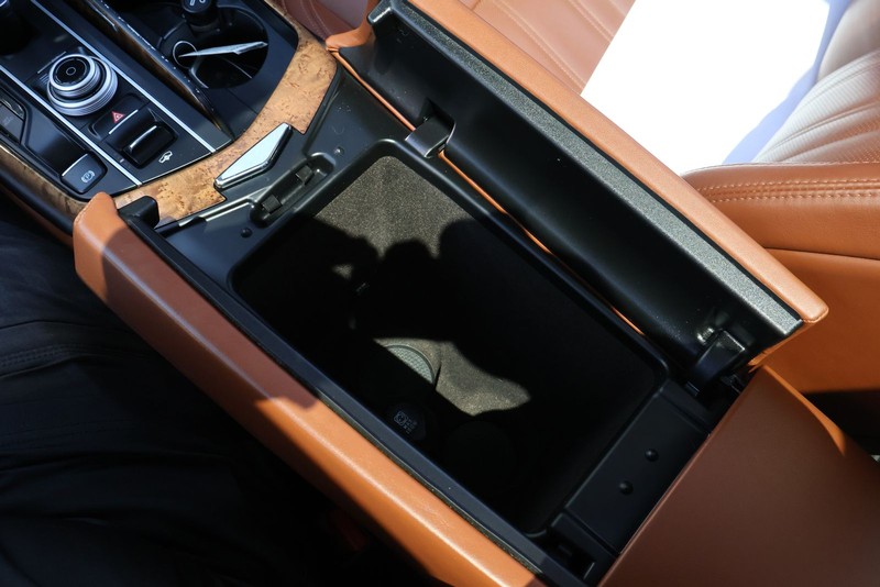 Maserati Levante Vehicle Full-screen Gallery Image 37