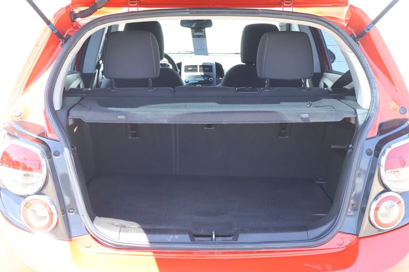 Chevrolet Sonic Vehicle Full-screen Gallery Image 08