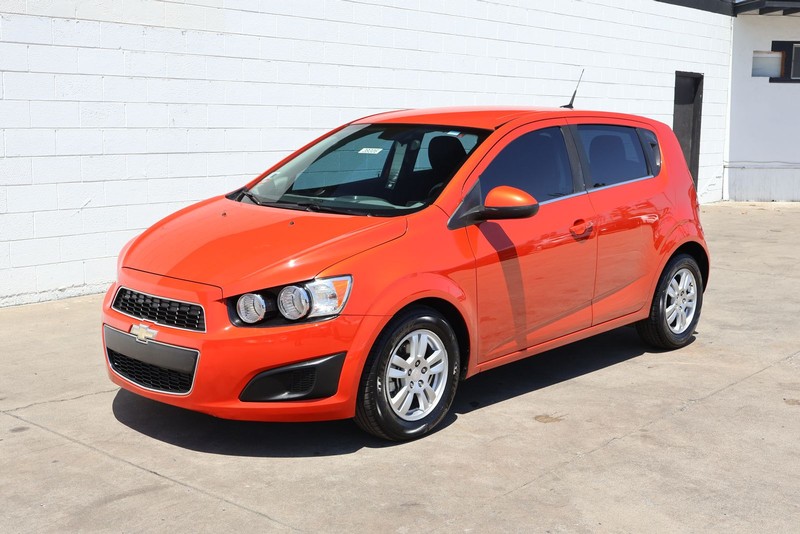 Chevrolet Sonic Vehicle Full-screen Gallery Image 11