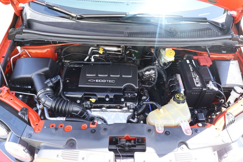 Chevrolet Sonic Vehicle Full-screen Gallery Image 13