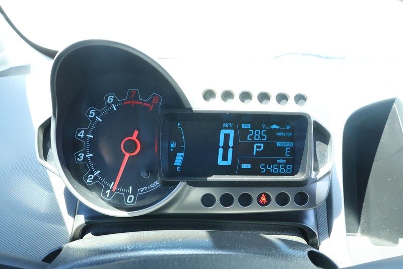 Chevrolet Sonic Vehicle Full-screen Gallery Image 23