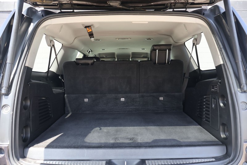 GMC Yukon XL Vehicle Full-screen Gallery Image 09