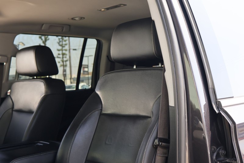 GMC Yukon XL Vehicle Full-screen Gallery Image 17