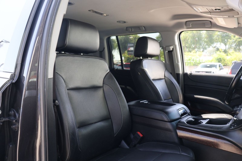 GMC Yukon XL Vehicle Full-screen Gallery Image 19